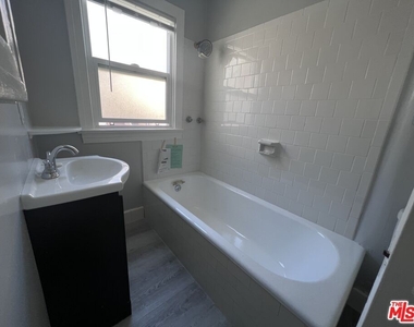 1448 S Bronson Ave - Photo Thumbnail 16