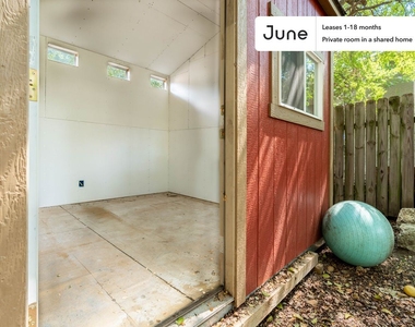 1903 Crooked Lane, Austin, Tx, 78741 - Photo Thumbnail 29