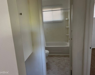 1112 W Mesa Ave - Photo Thumbnail 14