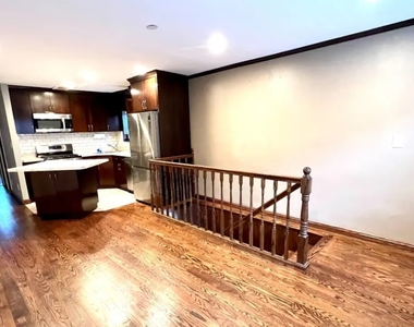31-56 44th Street - Photo Thumbnail 5