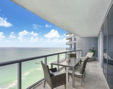 17001 Collins Ave - Photo Thumbnail 4