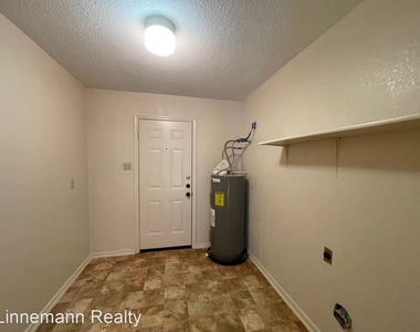 2210 Shoemaker Drive - Photo Thumbnail 11