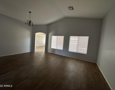 2902 E Indian Wells Place - Photo Thumbnail 4