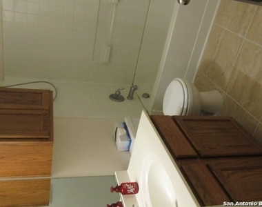 204 Clydesdale St - Photo Thumbnail 8