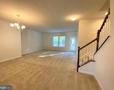 1742 Beacon Lane - Photo Thumbnail 2