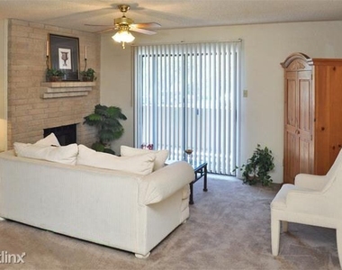 165 Palisades Dr Universal City - Photo Thumbnail 2