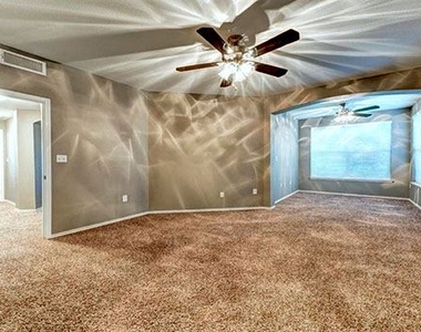 670 Louis Henna Blvd Round Rock - Photo Thumbnail 5