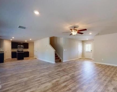 2404r Cosmo Lane - Photo Thumbnail 10