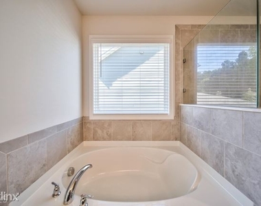 2427r Kingston Heath Way - Photo Thumbnail 43