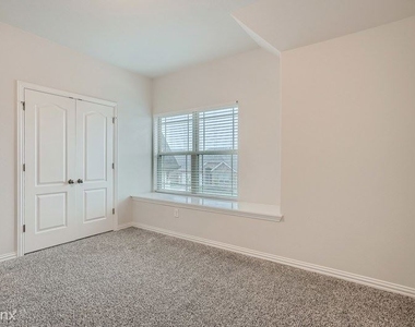 908 Leadtree Loop Unit - Photo Thumbnail 9