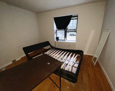 851 Lincoln Place - Photo Thumbnail 3