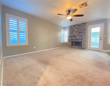 8013 Coral Point Avenue - Photo Thumbnail 12