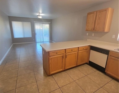 2601 Amber Crest Street - Photo Thumbnail 8