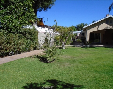 16779 Morrison Street - Photo Thumbnail 27