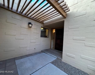 3280 W Moondance Way - Photo Thumbnail 2