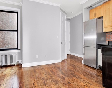 330 East 35th Street, Unit 35 - Photo Thumbnail 1