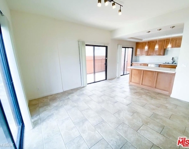 948 19th St Unit 1 - Photo Thumbnail 1