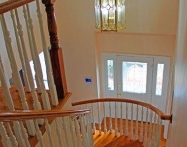 140r Glen Eagle Way - Photo Thumbnail 12