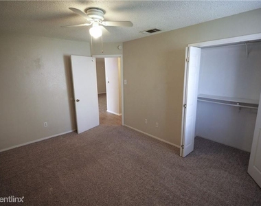 404 Burlwood Ct - Photo Thumbnail 6