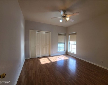 2420 Curry Loop, Round Rock Tx A - Photo Thumbnail 9