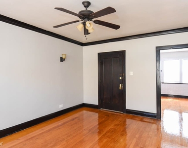 4645.5 N. Elston, Unit 4w - Photo Thumbnail 11