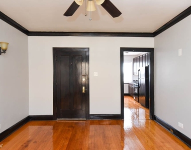 4645.5 N. Elston, Unit 4w - Photo Thumbnail 10