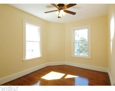 19 Parker Hill Ave Apt 1 - Photo Thumbnail 9