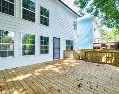 1040 Hubbard Street Sw - Photo Thumbnail 14