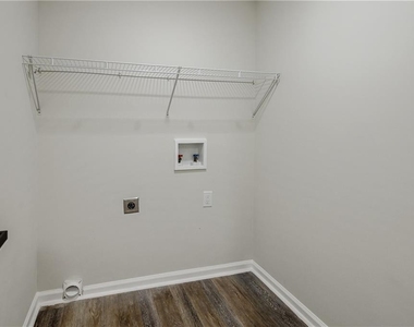 1040 Hubbard Street Sw - Photo Thumbnail 53