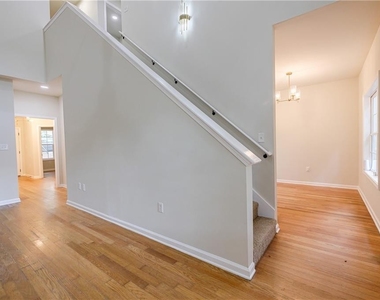 1040 Hubbard Street Sw - Photo Thumbnail 34