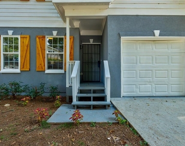 1040 Hubbard Street Sw - Photo Thumbnail 3