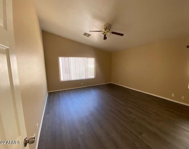 3950 E Agave Road - Photo Thumbnail 7