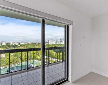 2333 Brickell Ave. - Photo Thumbnail 8