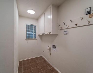 1145 Trailwood Drive - Photo Thumbnail 18