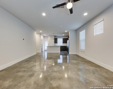 204 Melrose Pl - Photo Thumbnail 1