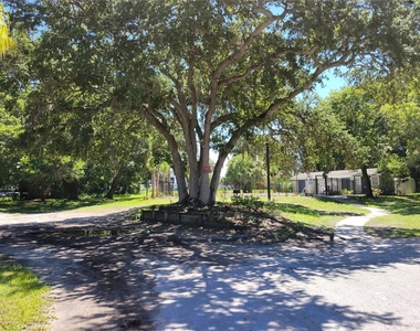 1135 Pinellas Street - Photo Thumbnail 2