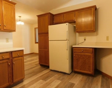 1456 Woodcreek - Photo Thumbnail 7