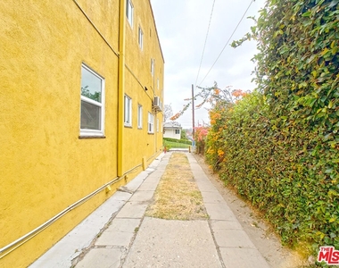 803 N Alexandria Ave - Photo Thumbnail 17