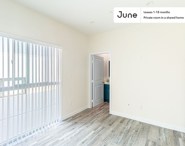 634 N Boyle Avenue - Photo Thumbnail 1