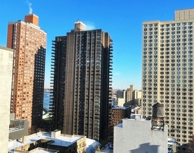 400 East 89th Street - Photo Thumbnail 0