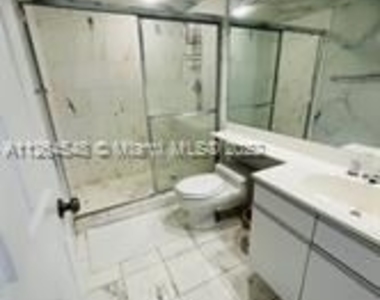 3530 Mystic Pointe Dr Apt 1813 - Photo Thumbnail 6