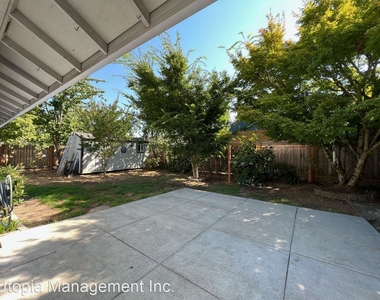 4708 Se Powell Butte - Photo Thumbnail 11