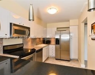 3701 N Country Club Dr Apt 407 - Photo Thumbnail 1