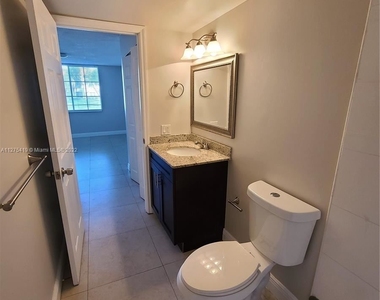 12148 Saint Andrews Pl Apt 106 - Photo Thumbnail 7