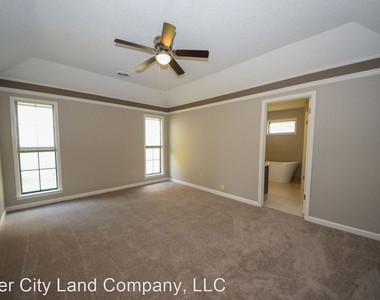 7463 Southwind Cove - Photo Thumbnail 9