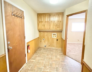 3408 Viscount Drive - Photo Thumbnail 20