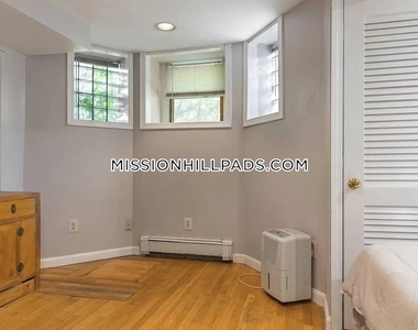 24 Worthington St Apt 1 - Photo Thumbnail 5