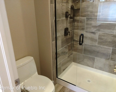 4408 Turnberry Crescent - Photo Thumbnail 9