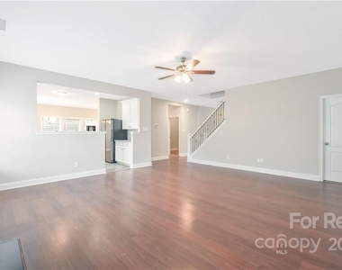 829 Chastain Avenue - Photo Thumbnail 7