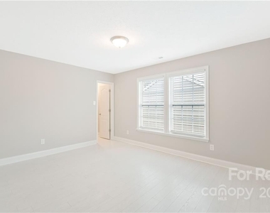 829 Chastain Avenue - Photo Thumbnail 26